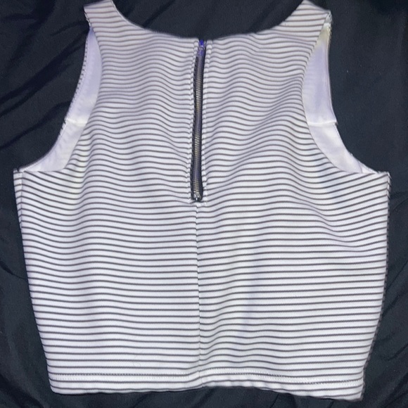 Small black and white Womens top - Picture 2 of 4